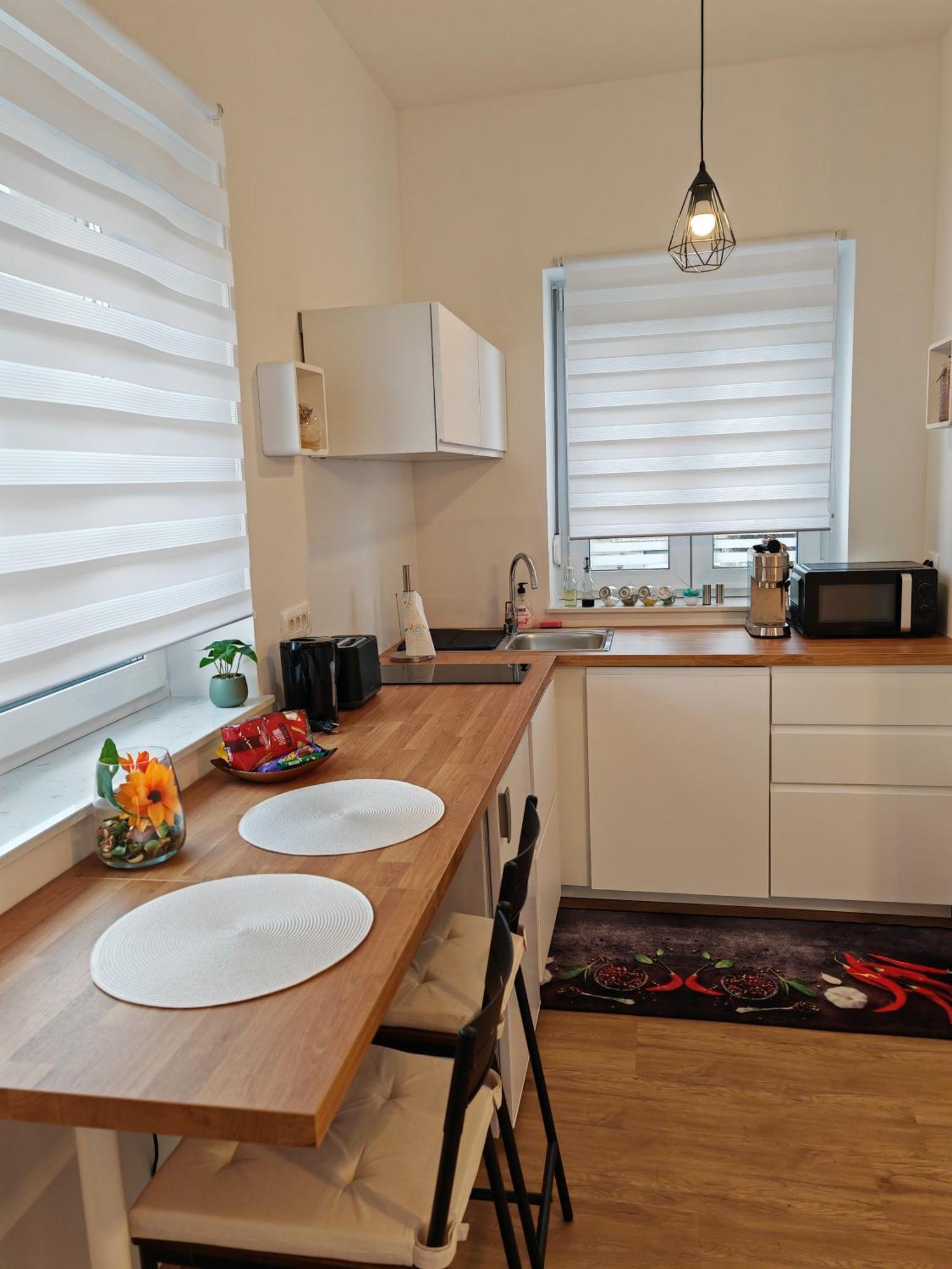 Apartma Yellow With Free Parking